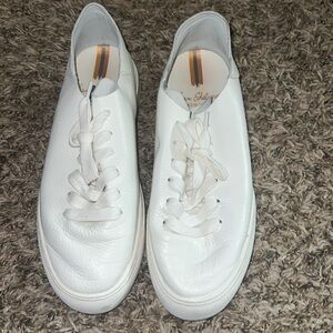 Sam Edelman white sneaker size 7